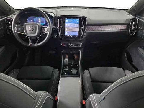 Used 2025 Volvo XC40 B5 Ultra image 14