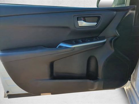 Used 2015 Toyota Camry LE FWD image 9
