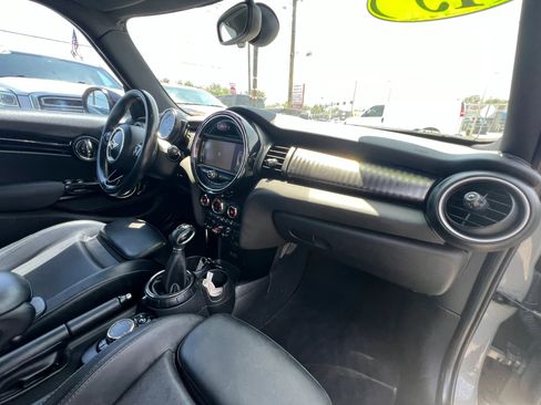 Used 2015 MINI Cooper 4-Door Hardtop FWD image 16