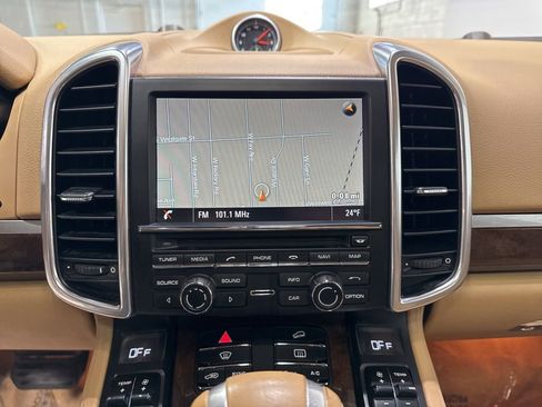 Used 2014 Porsche Cayenne Base image 17