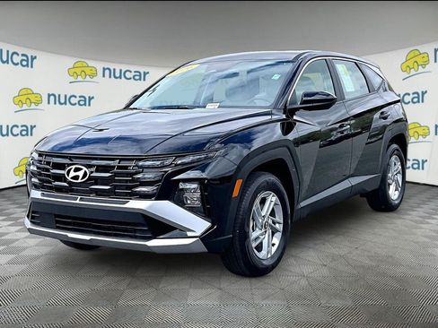 Used 2026 Hyundai Tucson SE AWD/4WD image 3