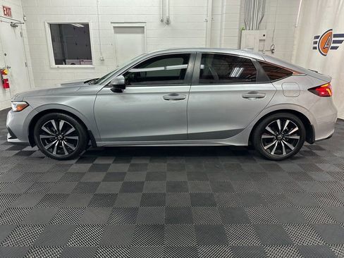 Used 2024 Honda Civic EX-L image 6