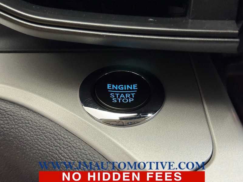 Used 2023 Ford Explorer XLT AWD/4WD image 43