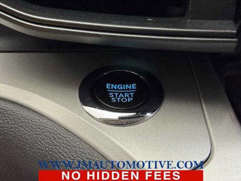 Used 2023 Ford Explorer XLT AWD/4WD image 43