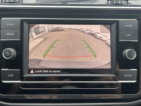 Used 2019 Volkswagen Tiguan S image 13