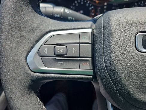 New 2025 Jeep Compass Latitude image 24