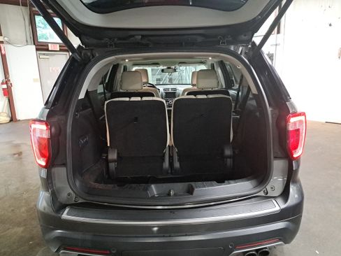 Used 2018 Ford Explorer Platinum AWD/4WD image 13