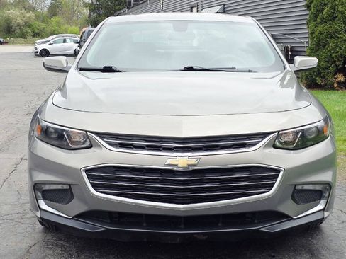 Used 2017 Chevrolet Malibu LT FWD image 9