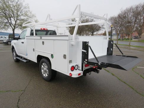 New 2024 RAM 3500 Tradesman image 34