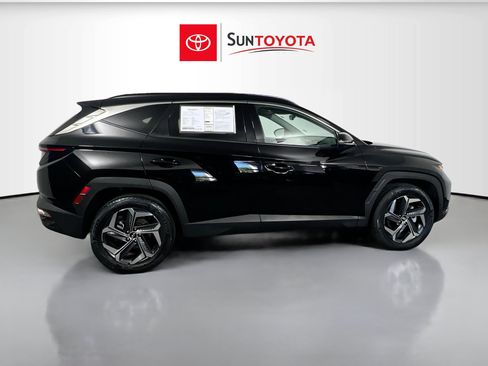 Used 2022 Hyundai Tucson Limited w/ Cargo Package AWD/4WD image 2