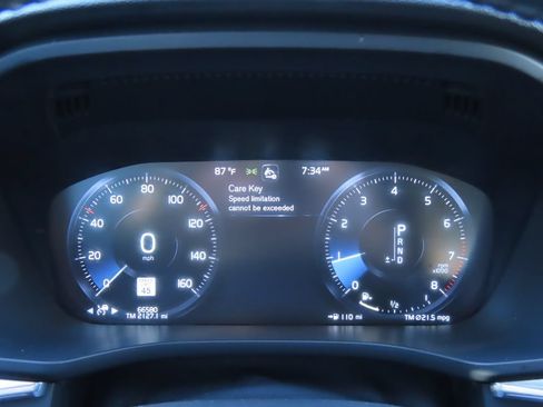 Used 2021 Volvo XC60 T5 Momentum w/ Protection Package Premier FWD image 19