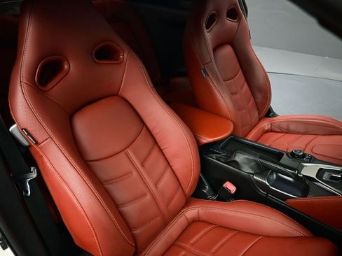 Used 2018 Nissan GT-R Premium w/ Premium Interior Package image 24