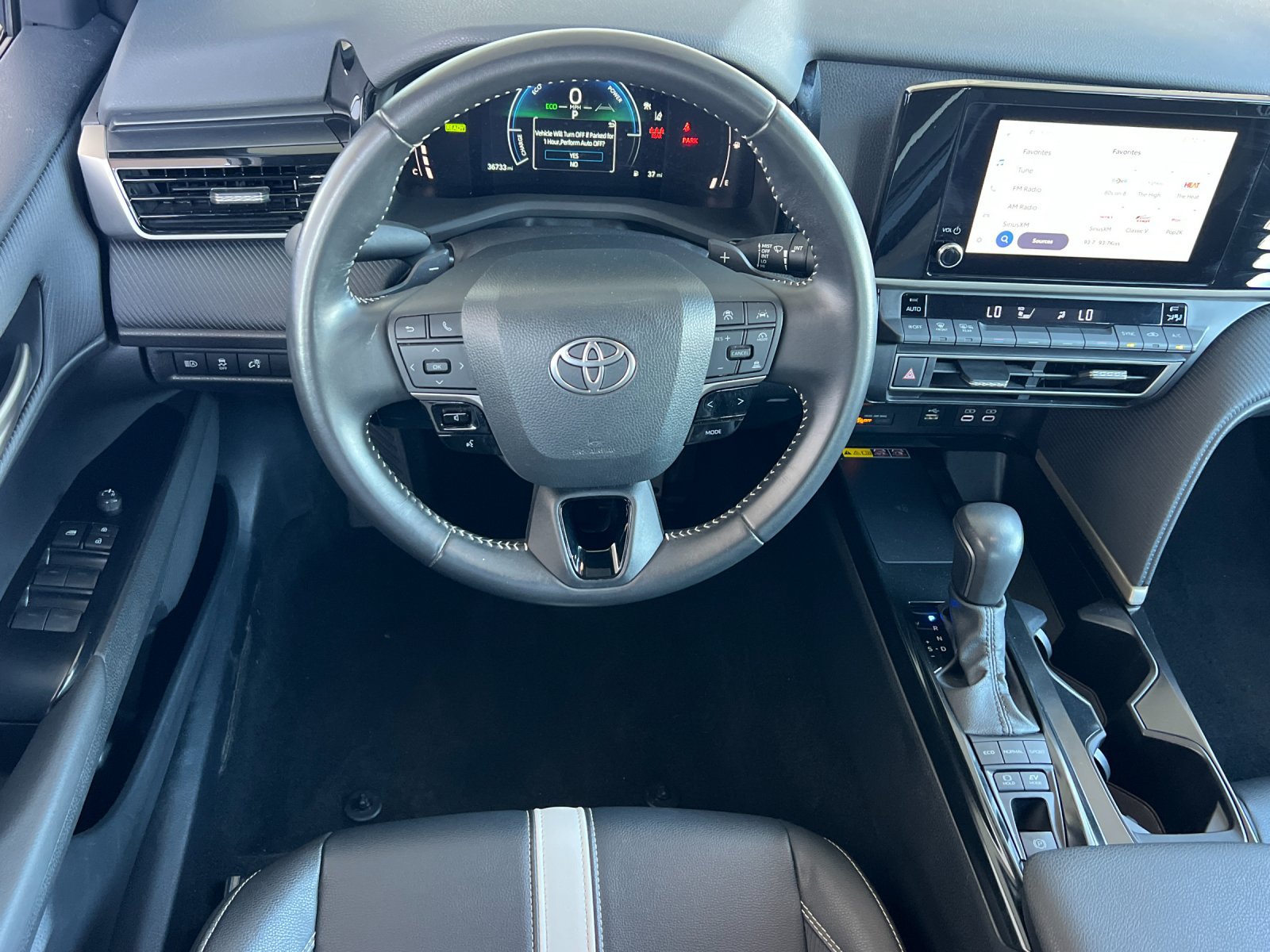 Used 2025 Toyota Camry SE FWD image 14