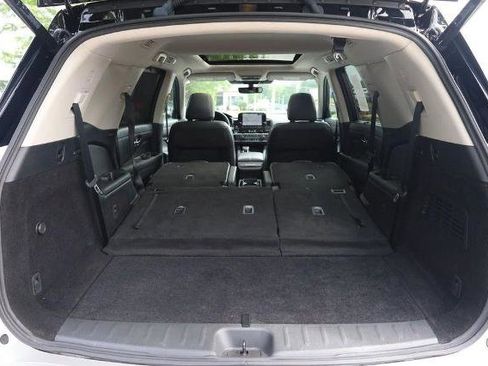 Certified 2024 Nissan Pathfinder SL w/ SL Premium Package AWD/4WD image 9