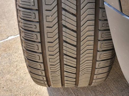 Used 2024 Land Rover Defender 110 SE AWD/4WD image 11
