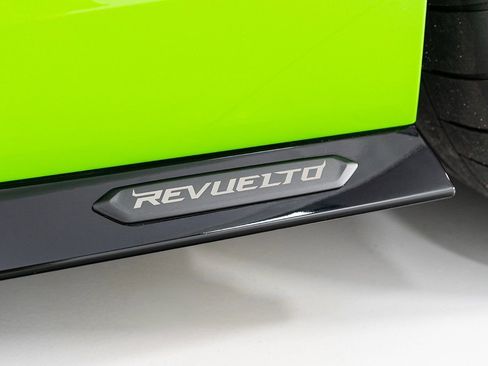 Used 2024 Lamborghini Revuelto AWD/4WD image 40