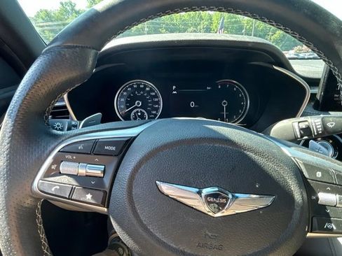 Used 2022 Genesis G70 2.0T RWD image 7