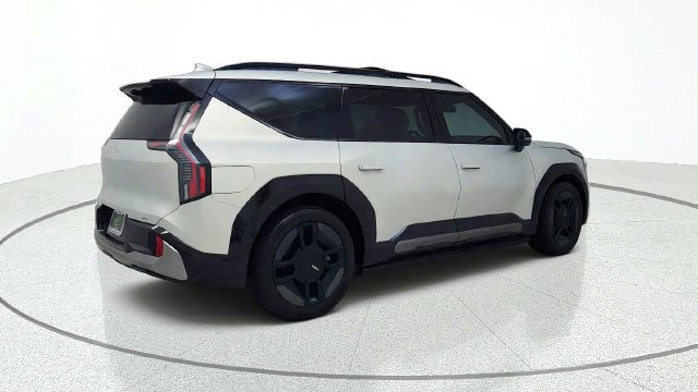 Used 2024 Kia EV9 GT-Line AWD/4WD image 8