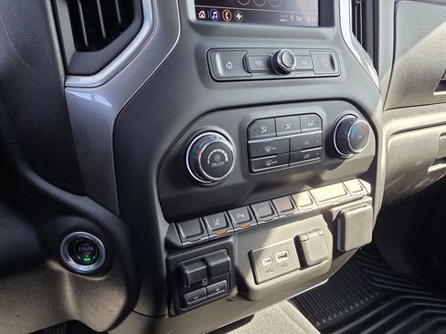 Used 2024 Chevrolet Silverado 2500 Custom w/ Custom Value Package image 18