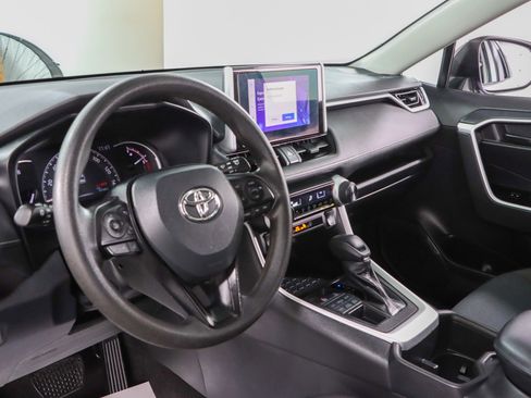 Used 2023 Toyota RAV4 LE AWD/4WD image 22