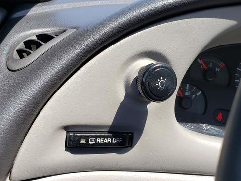 Used 2000 Ford Mustang Convertible RWD image 17