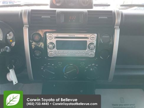 Used 2013 Toyota FJ Cruiser 4WD w/ Convenience Pkg image 12