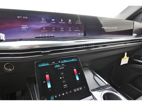 New 2026 Cadillac Escalade ESV Sport RWD image 17