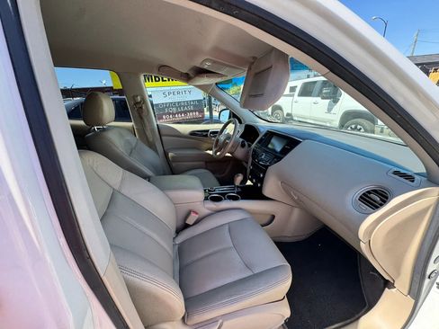 Used 2014 Nissan Pathfinder SV AWD/4WD image 22