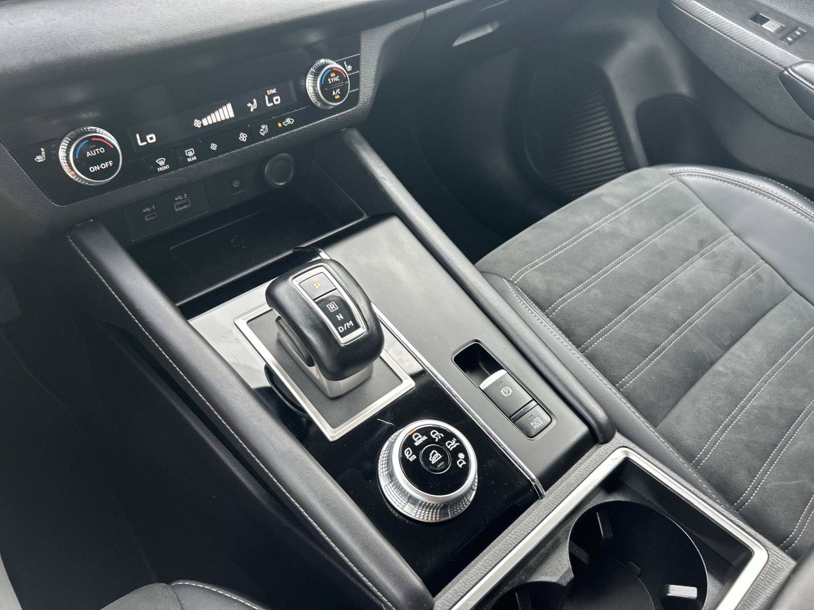 Used 2024 Mitsubishi Outlander SE FWD image 34