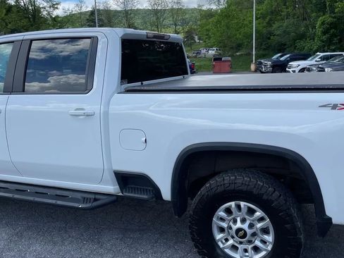 Used 2020 Chevrolet Silverado 2500 LT w/ All Star Edition AWD/4WD image 4