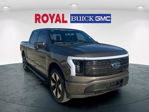 Used 2023 Ford F150 Lightning Platinum image 3