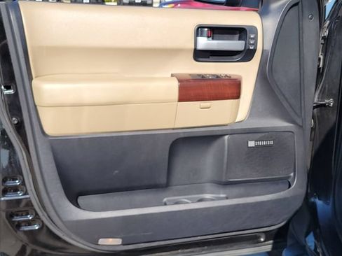 Used 2015 Toyota Sequoia Platinum w/ Preferred Accessory Package AWD/4WD image 7