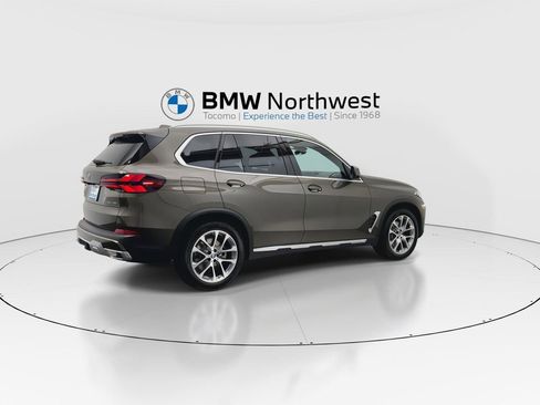 New 2026 BMW X5 xDrive40i w/ Climate Comfort Package image 3
