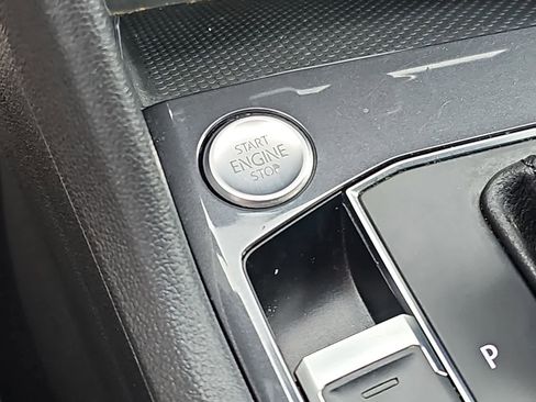 Used 2019 Volkswagen Tiguan SE AWD/4WD image 24
