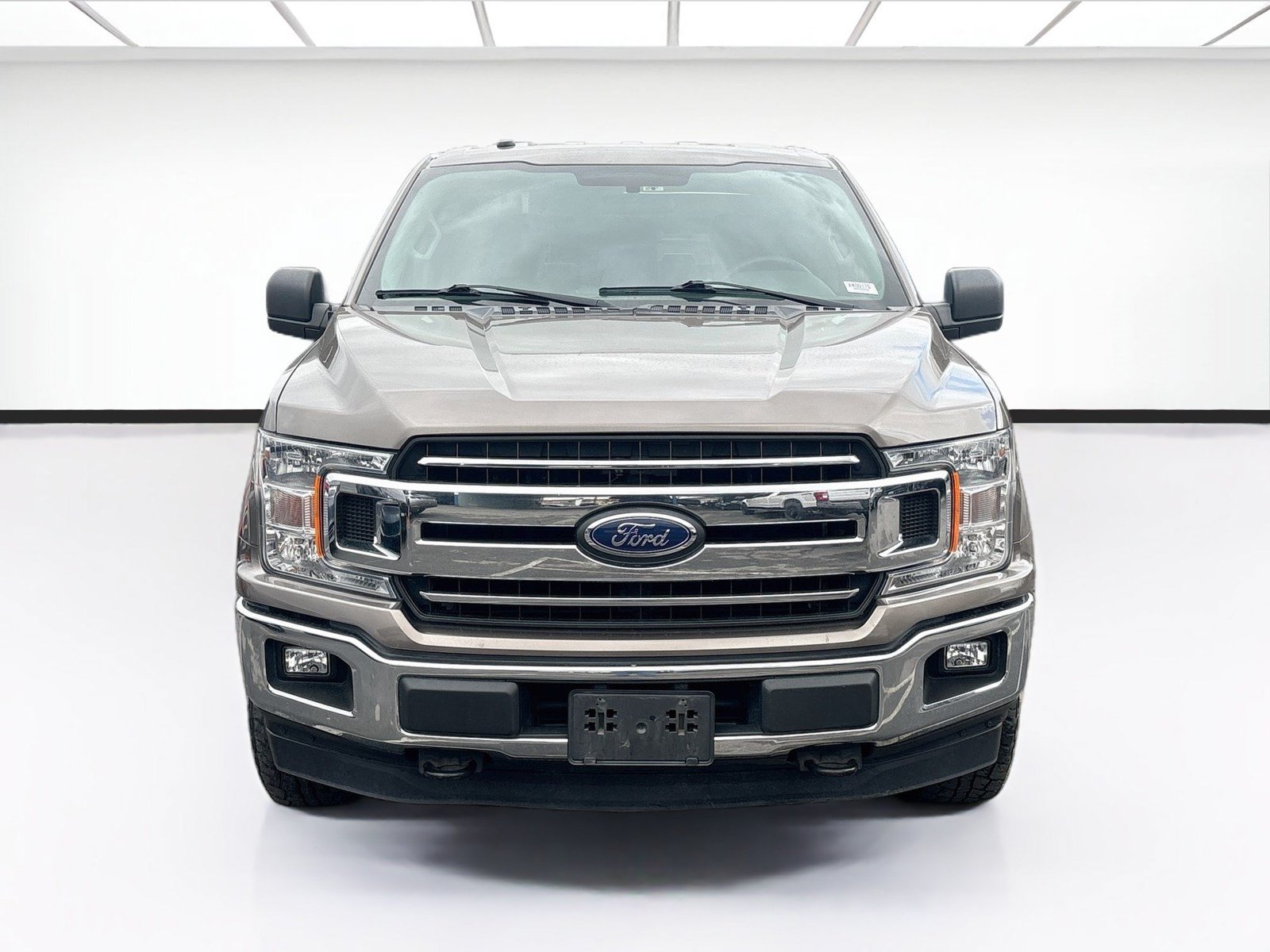 Used 2018 Ford F150 XLT AWD/4WD image 2