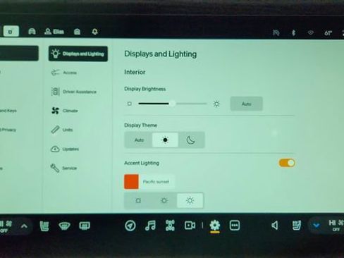 Used 2024 Rivian R1S Adventure image 53