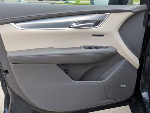 Used 2020 Cadillac XT5 Premium Luxury AWD/4WD image 14