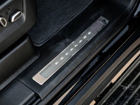 Used 2023 Cadillac Escalade V image 40