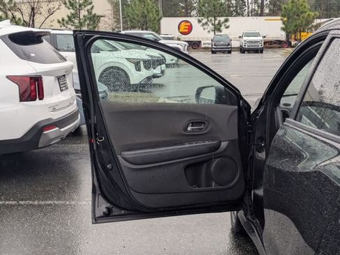 Used 2019 Honda HR-V Sport image 18