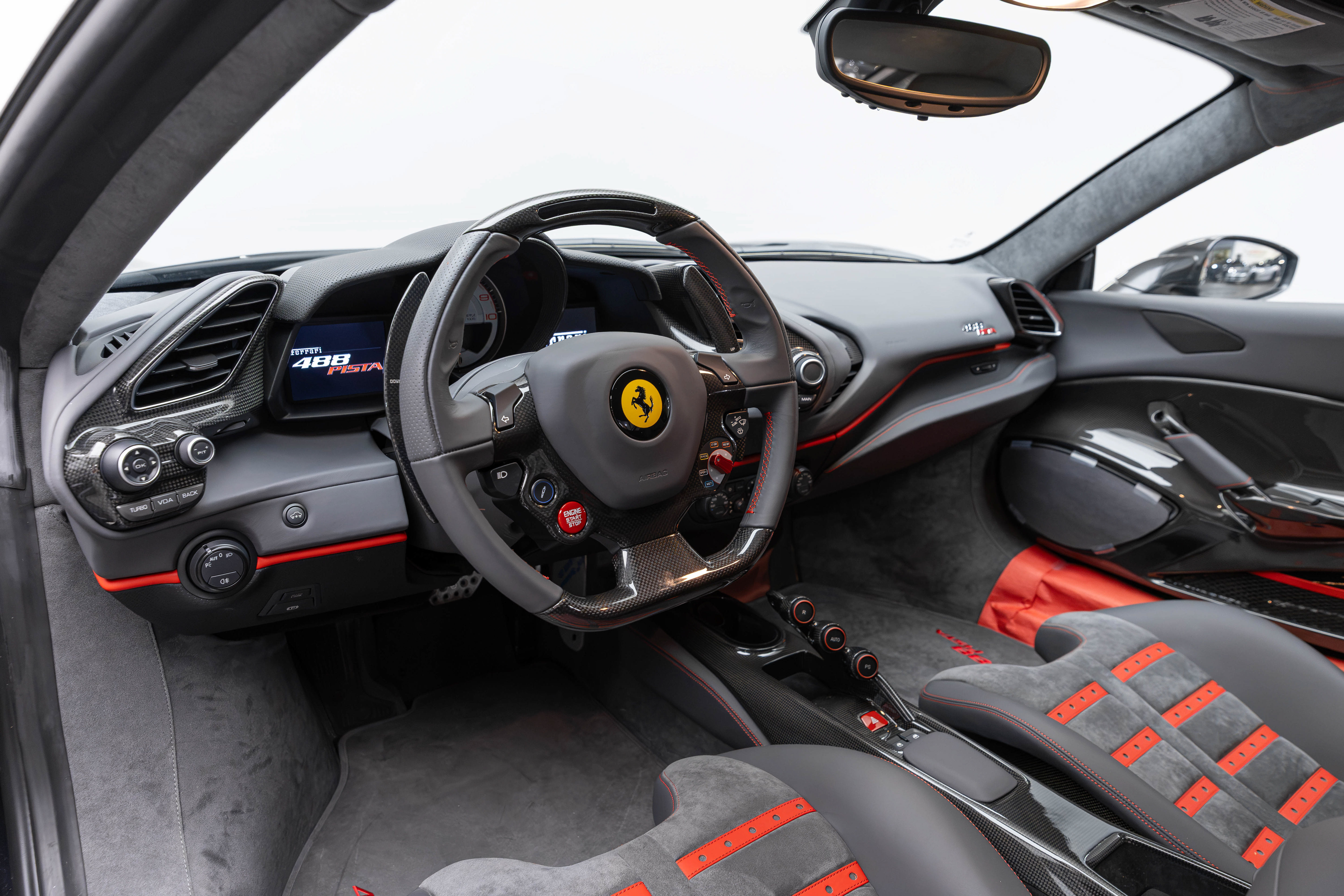 Used 2019 Ferrari 488 Pista Coupe RWD image 4