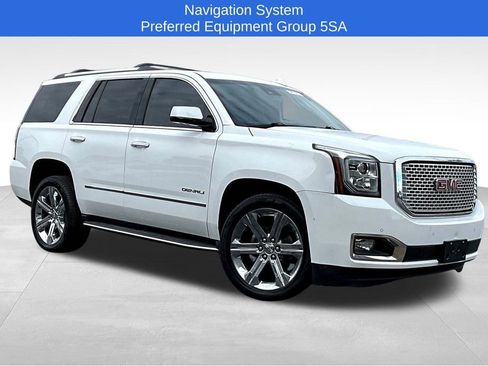 Used 2017 GMC Yukon Denali image 2
