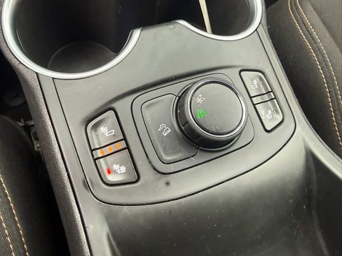 Used 2019 GMC Terrain SLE w/ Driver Convenience Package image 18