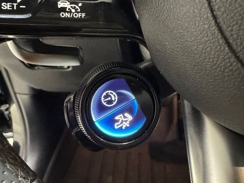 Used 2025 Mercedes-Benz GLC 63 AMG S w/ Driver Assistance Package image 17