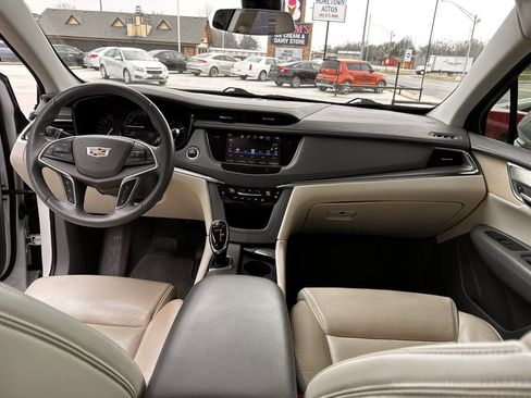 Used 2017 Cadillac XT5 Premium Luxury image 17