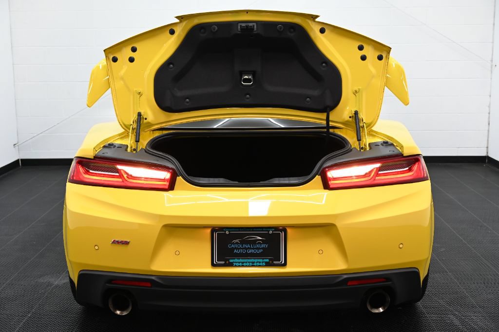 Used 2018 Chevrolet Camaro SS RWD image 37