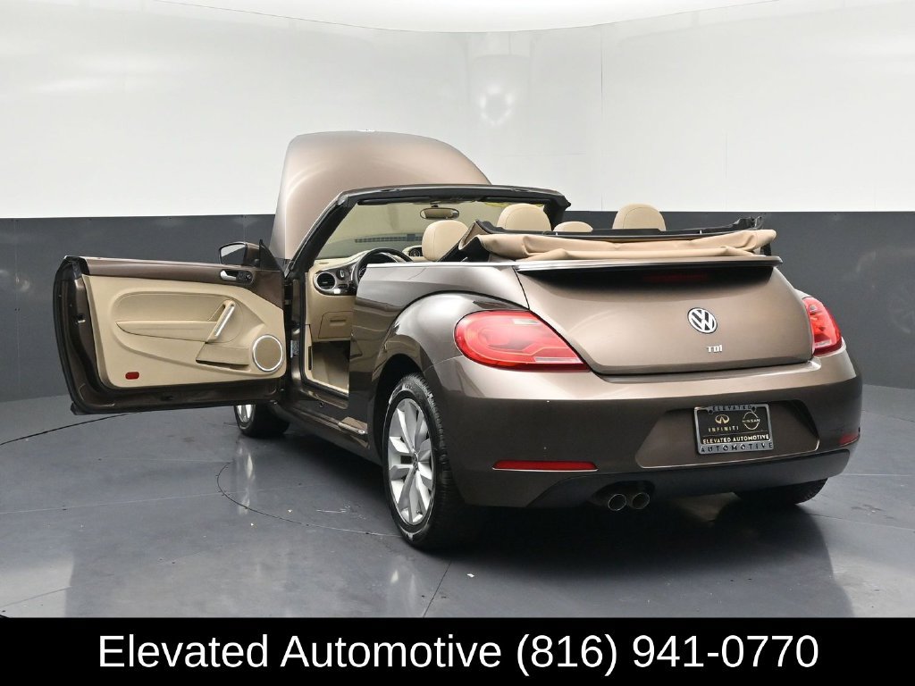 Used 2015 Volkswagen Beetle TDI FWD image 38
