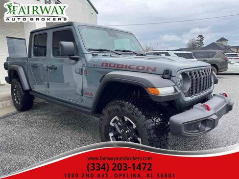 Used 2025 Jeep Gladiator Rubicon w/ Convenience Group AWD/4WD image 40