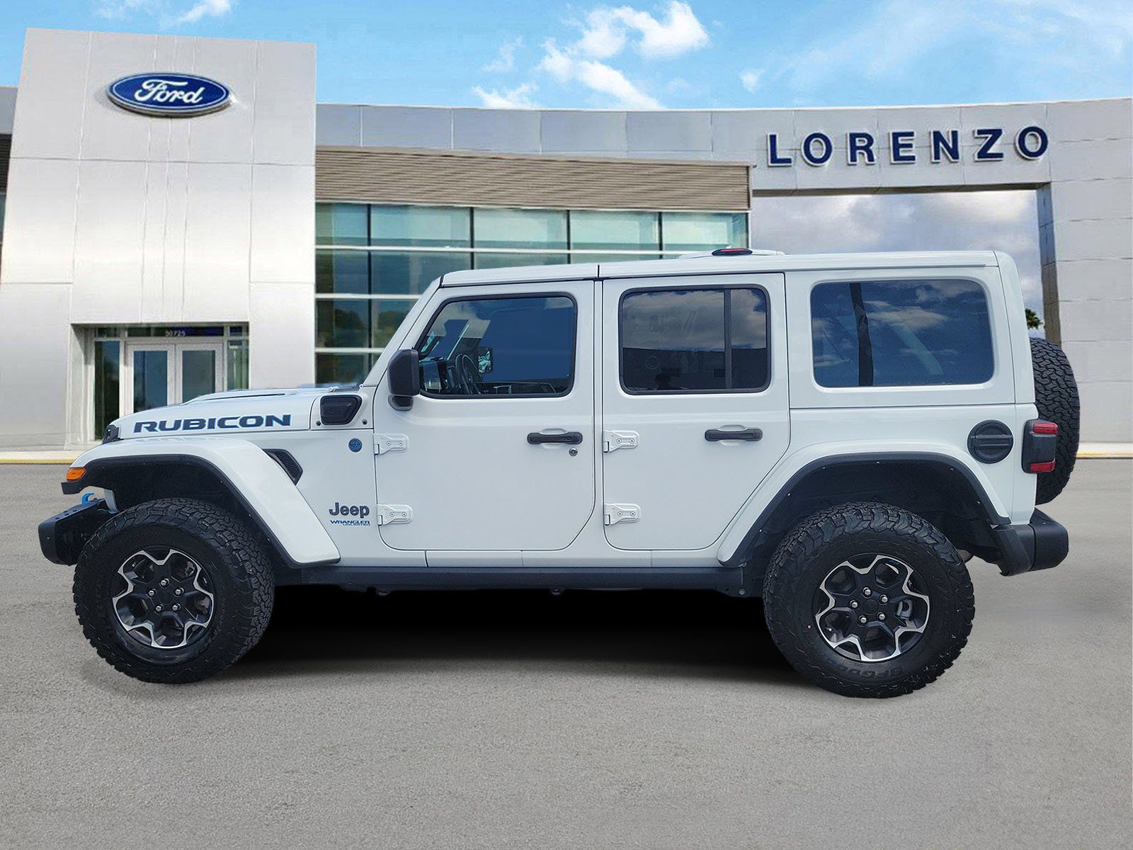 Used 2022 Jeep Wrangler Unlimited Rubicon 4xe w/ Steel Bumper Group AWD/4WD image 8