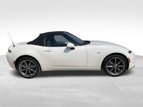 Used 2022 MAZDA MX-5 Miata Grand Touring RWD image 4