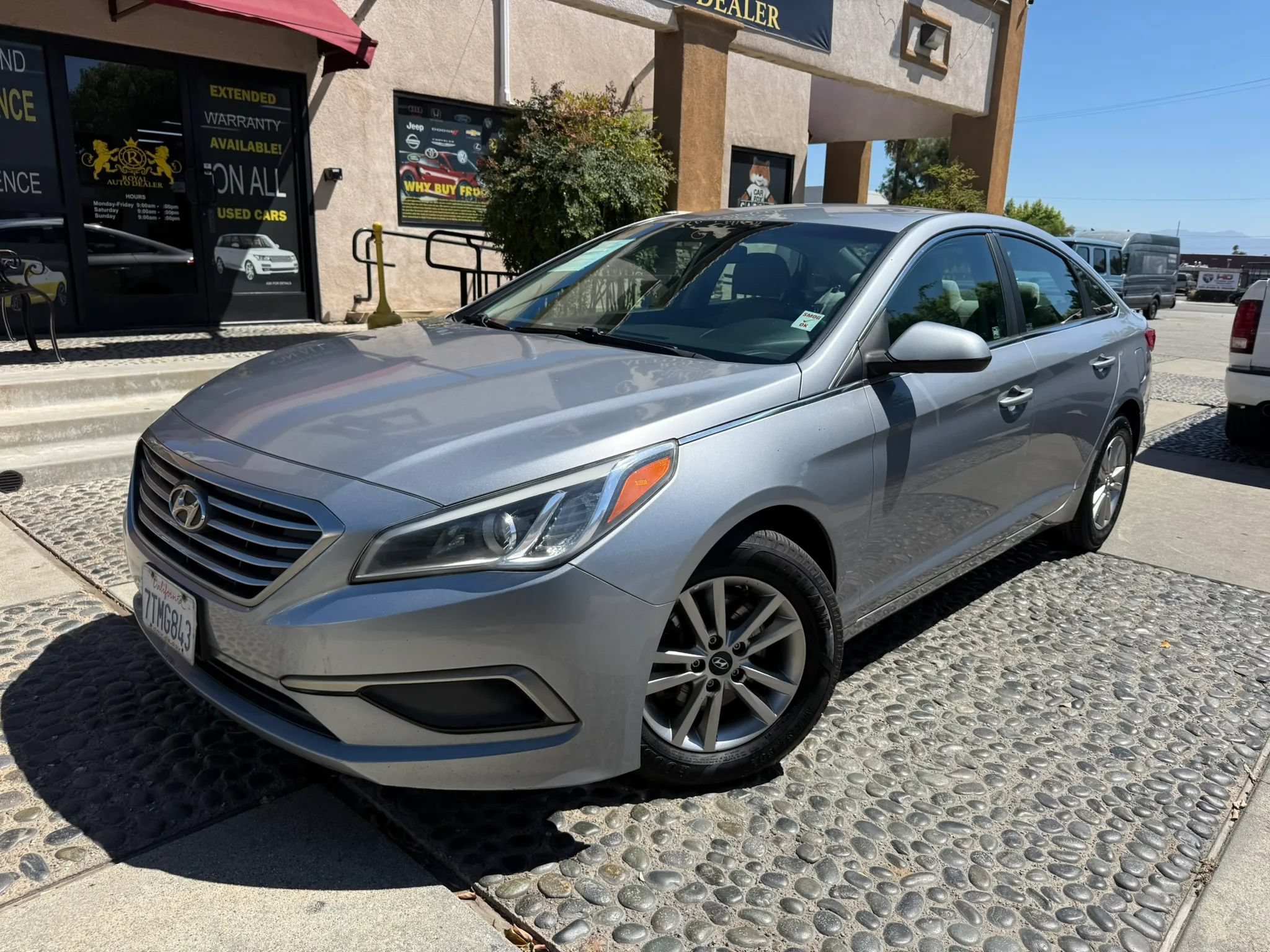 Used 2017 Hyundai Sonata SE FWD image 1